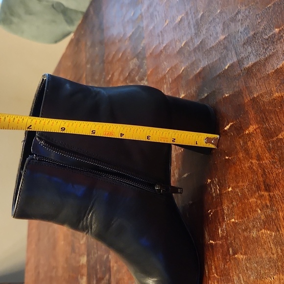 Ann Taylor black booties - Picture 6 of 7